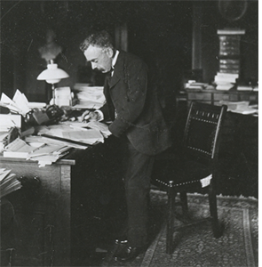 Farlow at work
